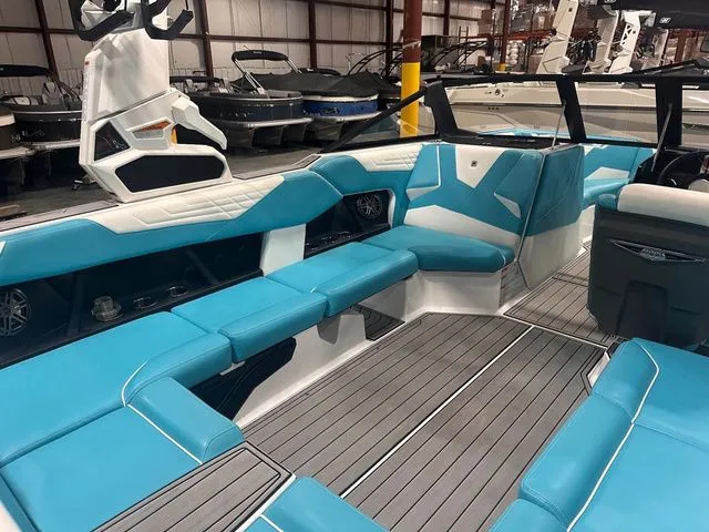 Slide: The Image of Nautique Super Air Nautique S23 2025 - 6