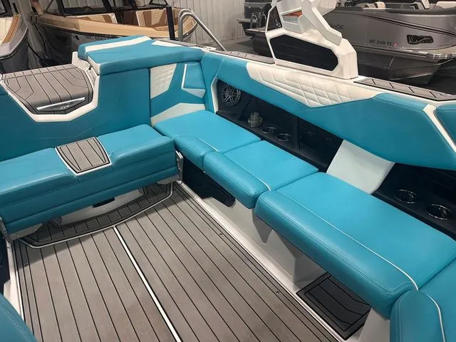 Slide: The Image of Nautique Super Air Nautique S23 2025 - 7