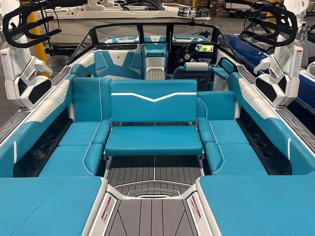 Slide: The Image of Nautique Super Air Nautique S23 2025 - 9