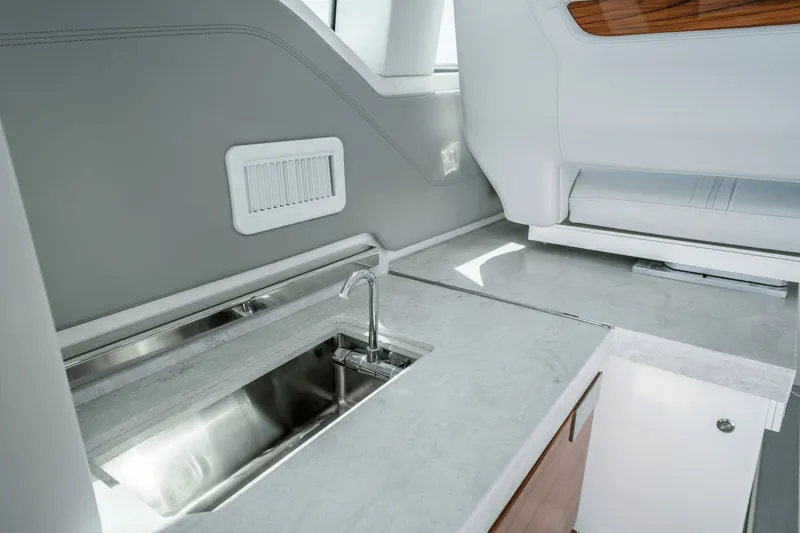 Slide: The Image of Tiara 43LE 2026 - 15