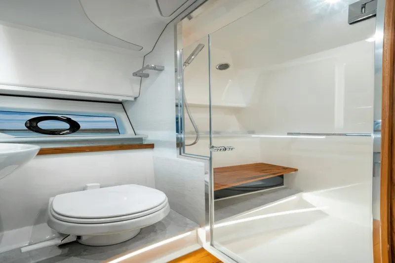 Slide: The Image of Tiara 43LE 2026 - 18