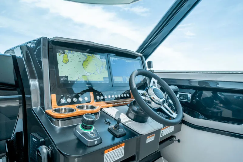 Slide: The Image of Tiara 43LE 2026 - 21