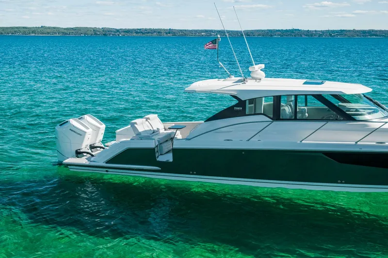 Slide: The Image of Tiara 43LE 2026 - 24