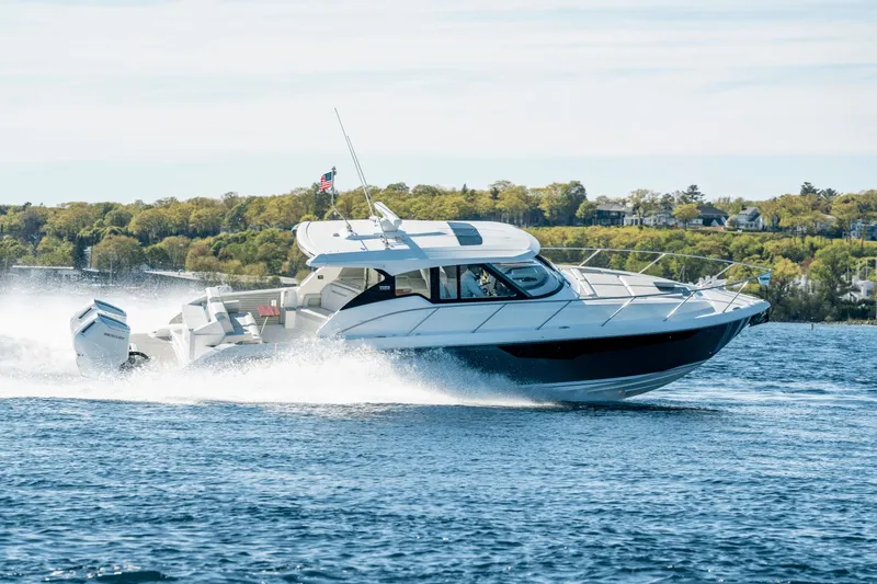 Slide: The Image of Tiara 43LE 2026 - 30