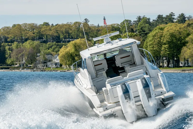 Slide: The Image of Tiara 43LE 2026 - 37