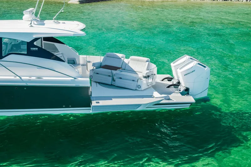 Slide: The Image of Tiara 43LE 2026 - 40