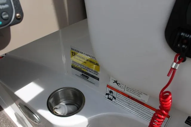 Slide: The Image of Four Winns 224 Funship 2008 - 10