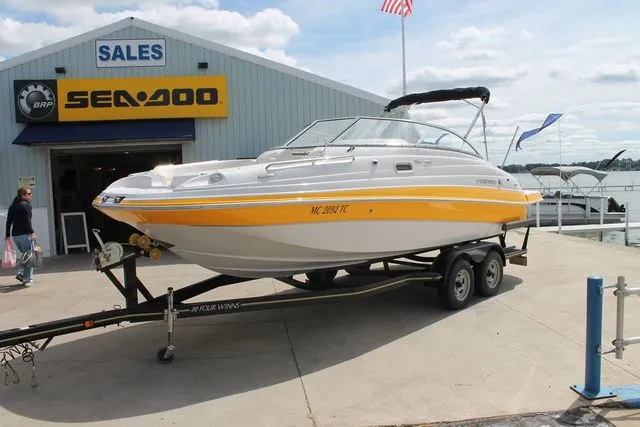 Slide: The Image of Four Winns 224 Funship 2008 - 3