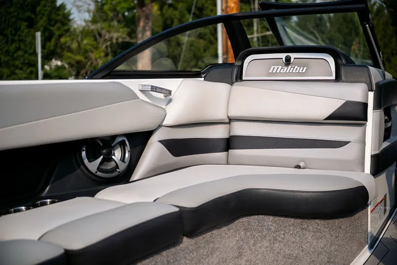 Slide: The Image of Malibu Wakesetter 23 LSV 2017 - 13