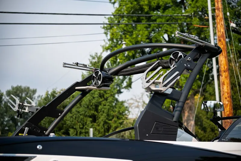 Slide: The Image of Malibu Wakesetter 23 LSV 2017 - 16