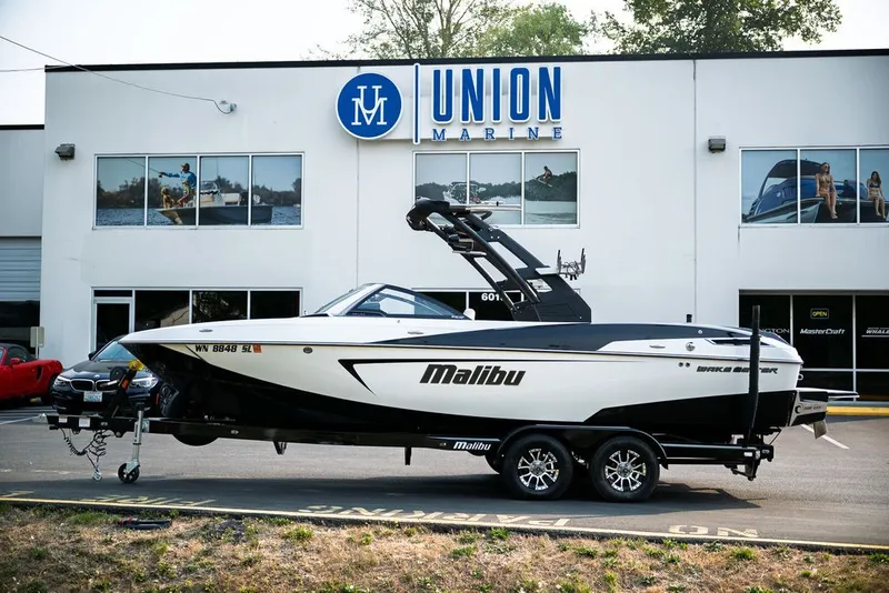 Slide: The Image of Malibu Wakesetter 23 LSV 2017 - 2