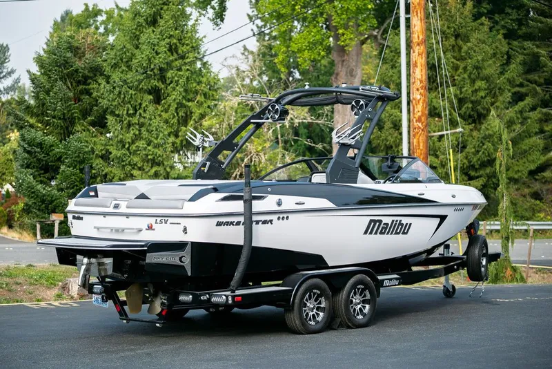 Slide: The Image of Malibu Wakesetter 23 LSV 2017 - 3