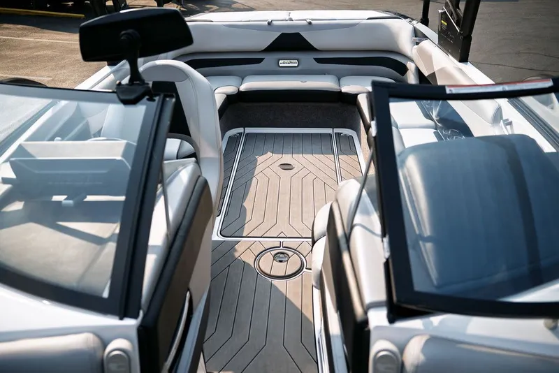 Slide: The Image of Malibu Wakesetter 23 LSV 2017 - 9