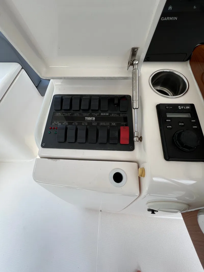 Slide: The Image of Tiara 48 Convertible 2015 - 11