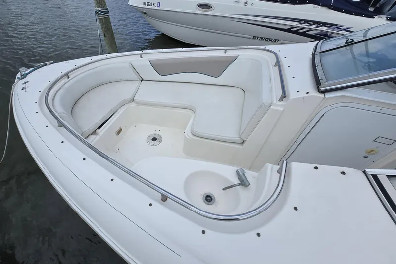 Slide: The Image of 1996 Wellcraft 2600s Eclipse Bowrider boat with spacious seating and sleek design. - 15