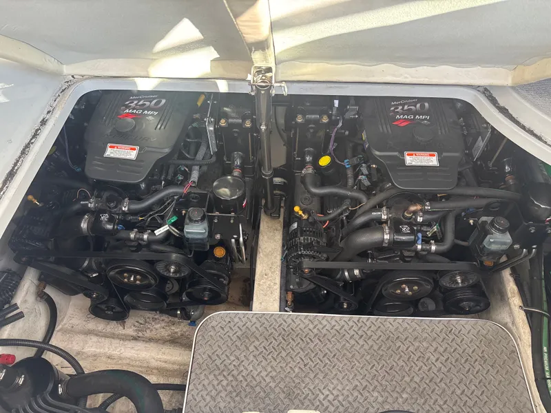 Slide: The Image of Formula 27 Performance Cruiser 2006 - 26