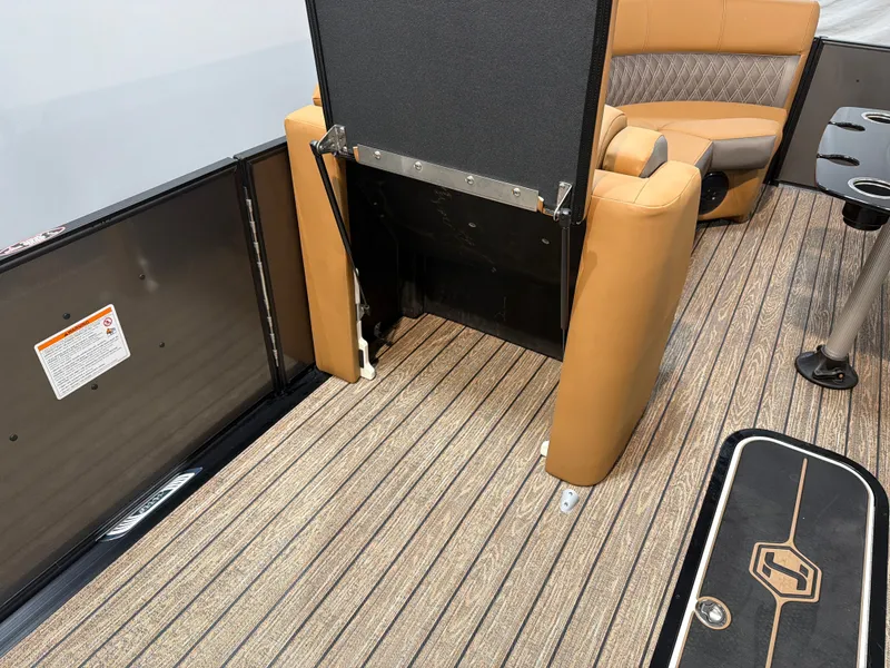 Slide: The Image of Harris Cruiser 230 2026 - 10