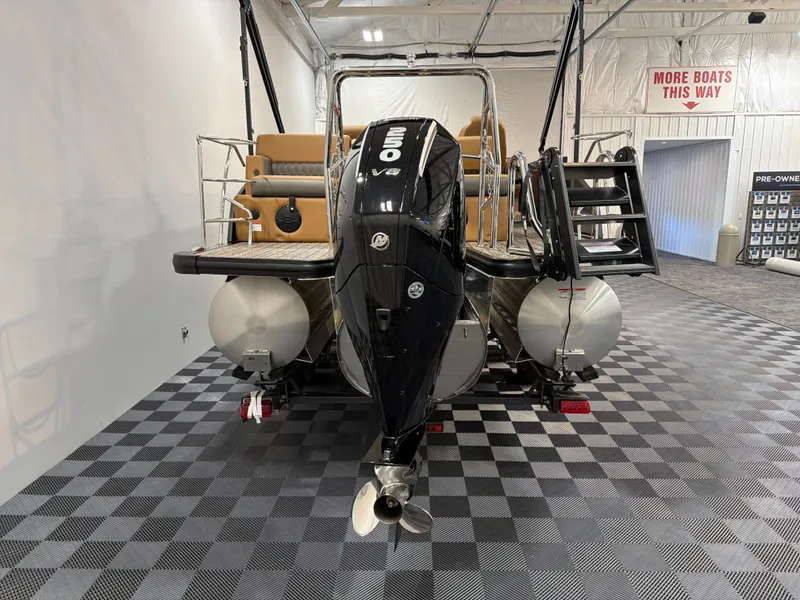 Slide: The Image of Harris Cruiser 230 2026 - 4