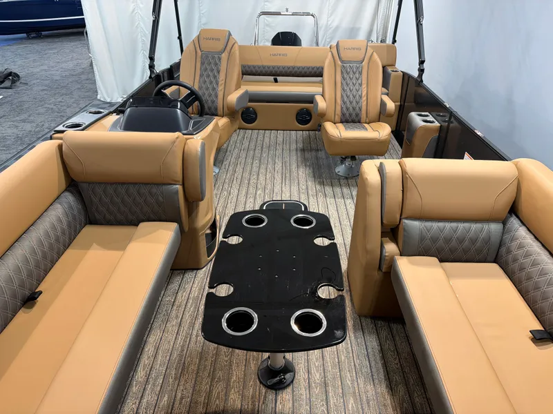 Slide: The Image of Harris Cruiser 230 2026 - 7