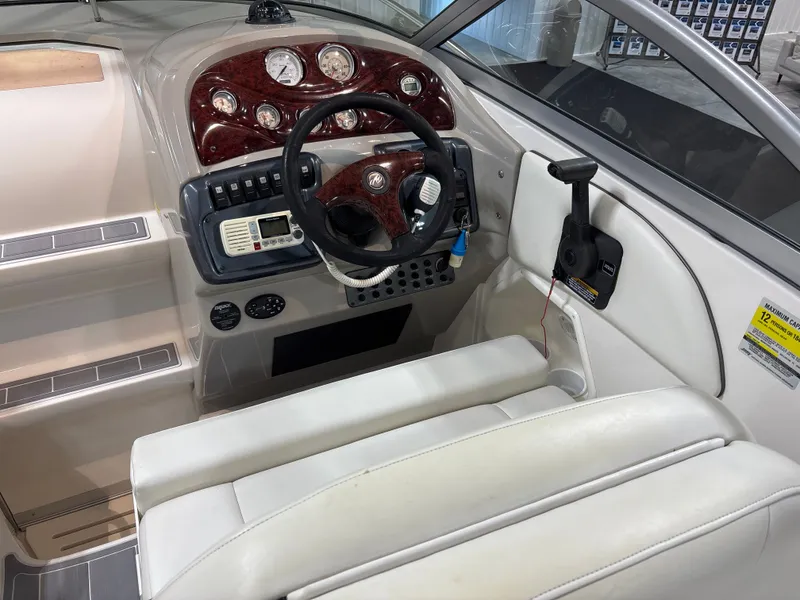 Slide: The Image of Monterey 245 Cruiser 2004 - 10