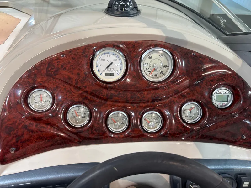 Slide: The Image of Monterey 245 Cruiser 2004 - 13