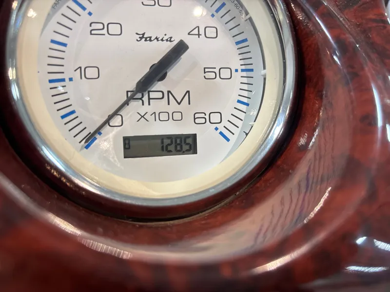 Slide: The Image of Monterey 245 Cruiser 2004 - 14