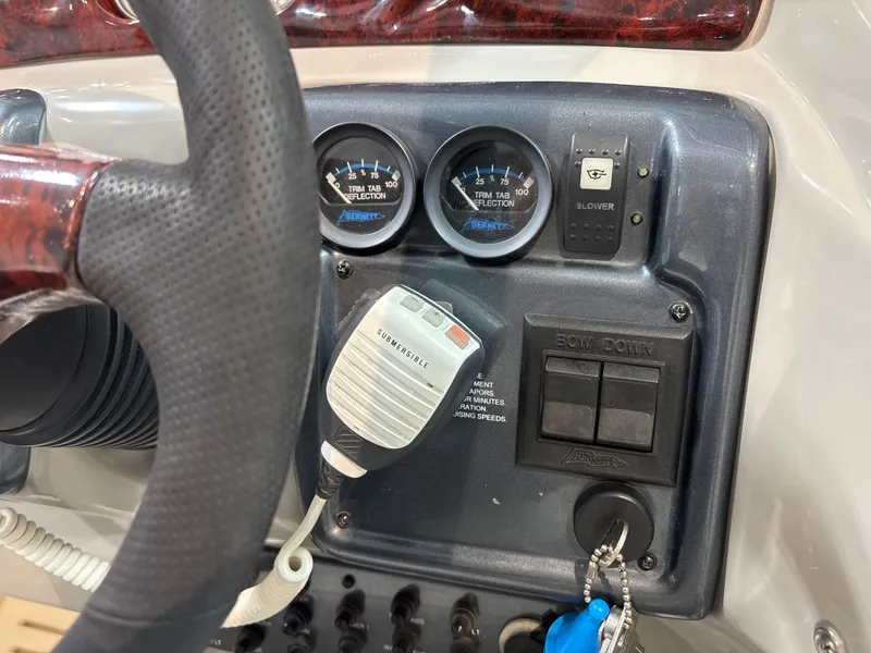 Slide: The Image of Monterey 245 Cruiser 2004 - 15