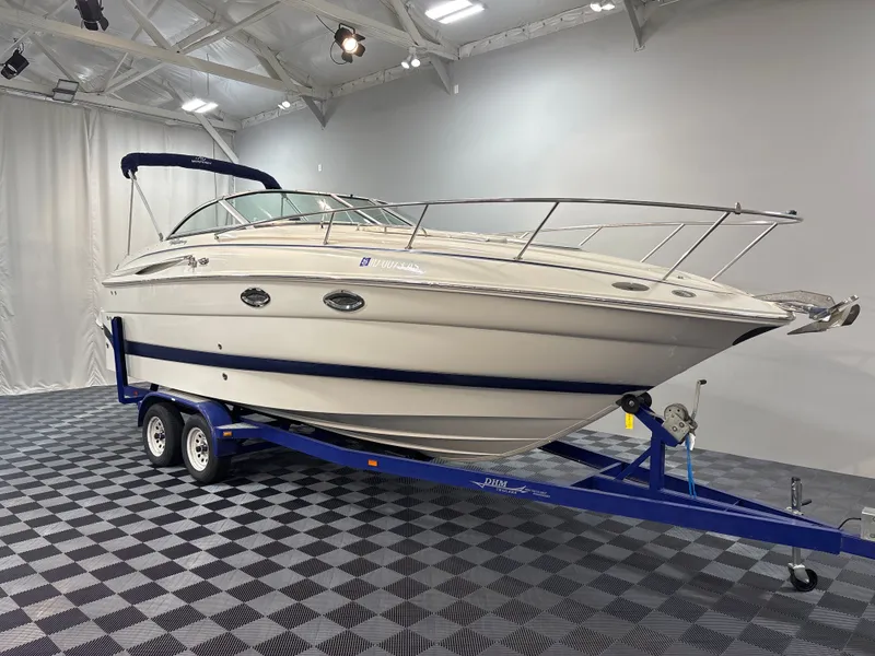 Slide: The Image of Monterey 245 Cruiser 2004 - 2