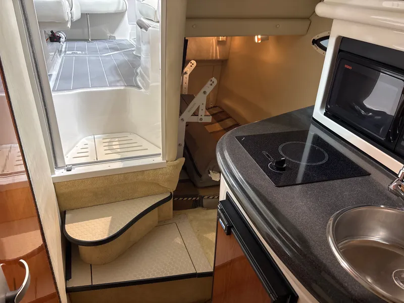 Slide: The Image of Monterey 245 Cruiser 2004 - 22