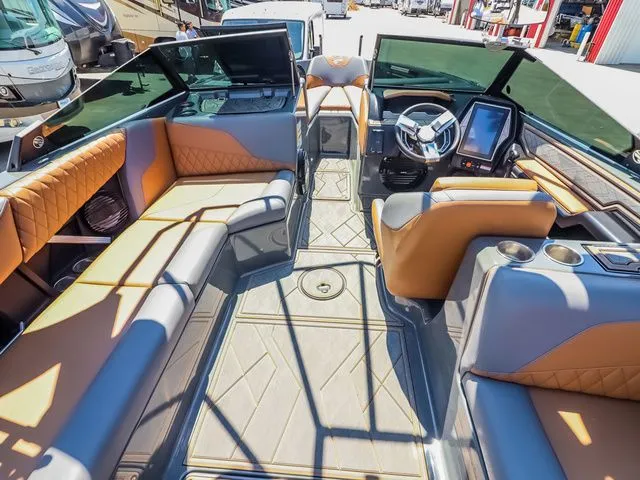 Slide: The Image of Tigé Z5/SK 2023 - 10