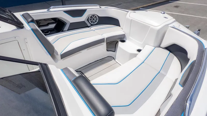 Slide: The Image of Yamaha 212XD 2022 - 21