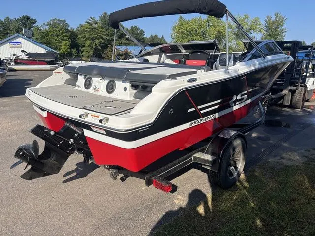 Slide: The Image of Four Winns 190 Horizon 2020 - 4