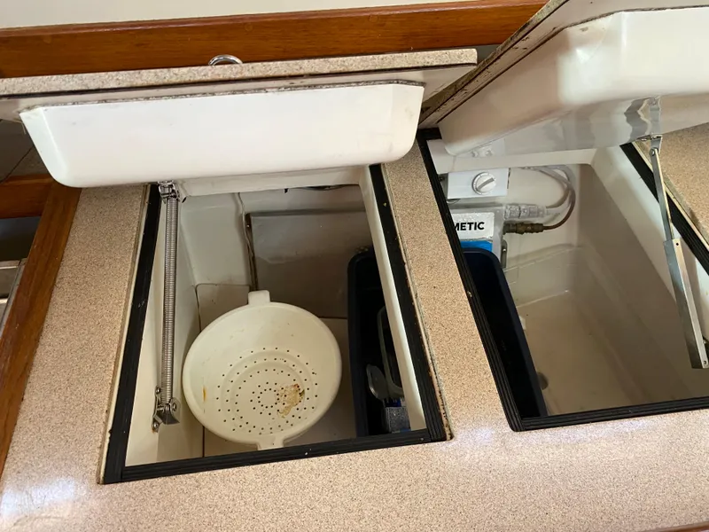 Slide: The Image of Built-in kitchen sink with colander on Catalina Morgan 38 yacht, 1997 model. - 47