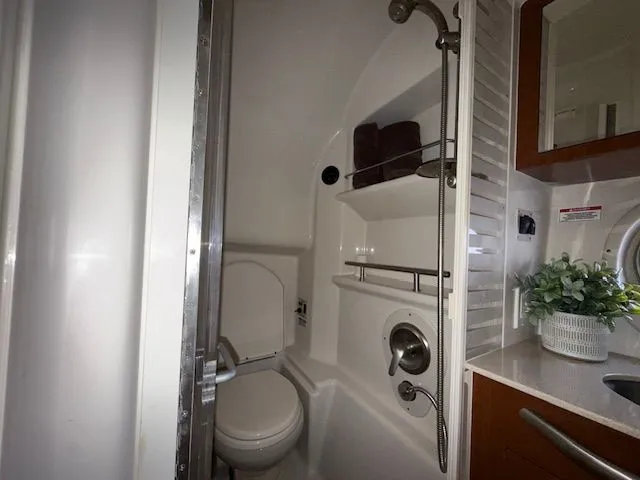 Slide: The Image of Sea Ray Sundancer 350 2008 - 18