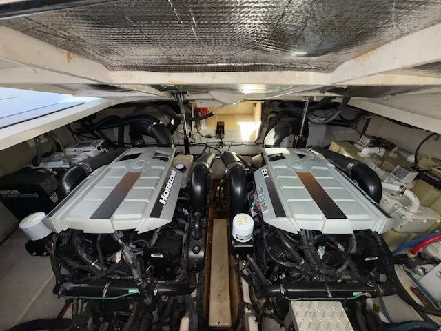 Slide: The Image of Sea Ray Sundancer 350 2008 - 19