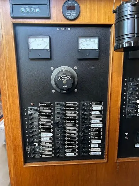 Slide: The Image of Marine Trader Widebody Trawler Motor Yacht 1989 - 31