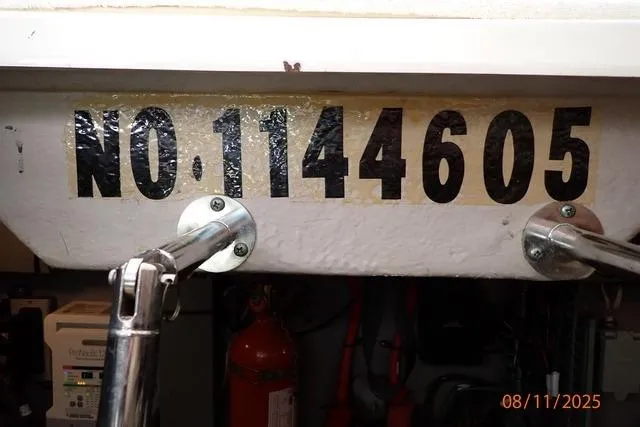 Slide: The Image of 2003 Sea Ray 460 Sundancer boat with registration number 1144605, interior view. - 5