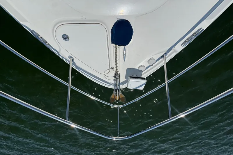 Slide: The Image of Overhead view of 2010 Sea Ray 390 Sundancer bow on water. - 7