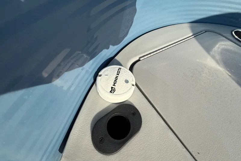 Slide: The Image of 2021 Bennington 20SFi boat with Minn Kota accessory on deck. - 13