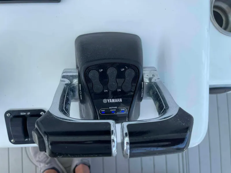 Slide: The Image of Yamaha throttle control on a 2014 Yellowfin 42 boat. - 17