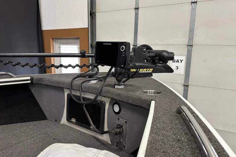 Slide: The Image of 2017 Alumacraft Trophy 185 boat with Minn Kota Terrova trolling motor and Humminbird fish finder. - 6