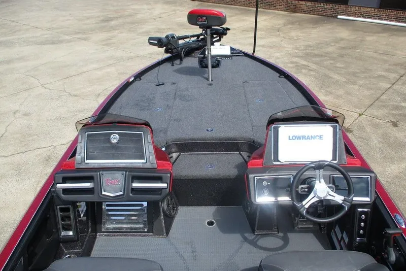 Slide: The Image of 2022 Ranger Z520R Ranger Cup boat interior with Lowrance electronics and steering wheel. - 4