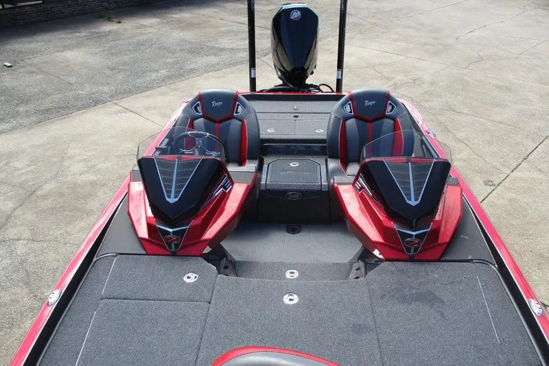 Slide: The Image of 2022 Ranger Z520R Ranger Cup Equipped boat with dual seats and sleek design. - 5