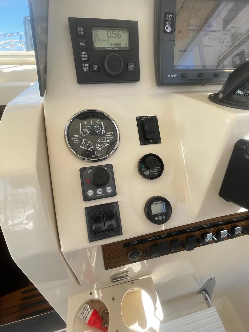 Slide: The Image of Mainship Pilot 30-II 2005 - 60