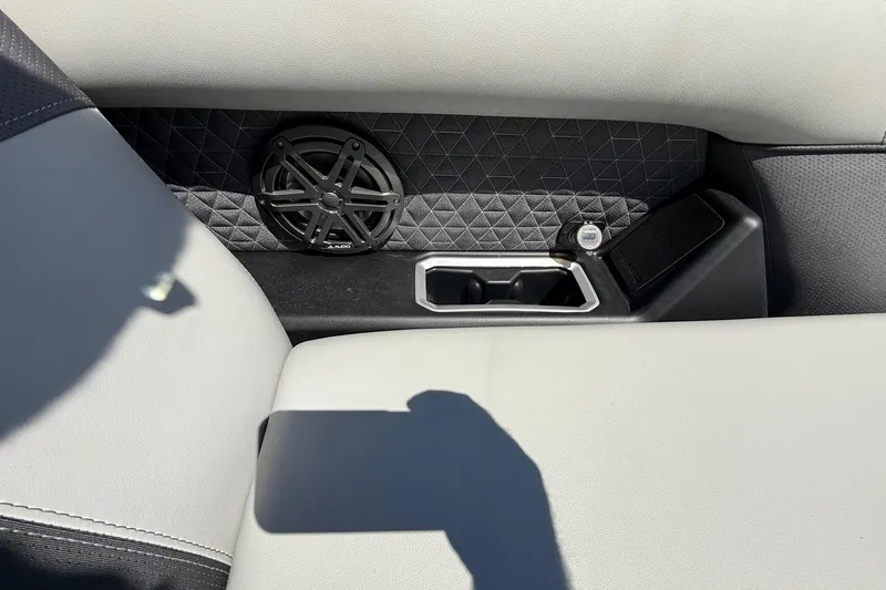 Slide: The Image of Interior of 2026 Viaggio Lago Z22U with speaker and cup holder. - 20