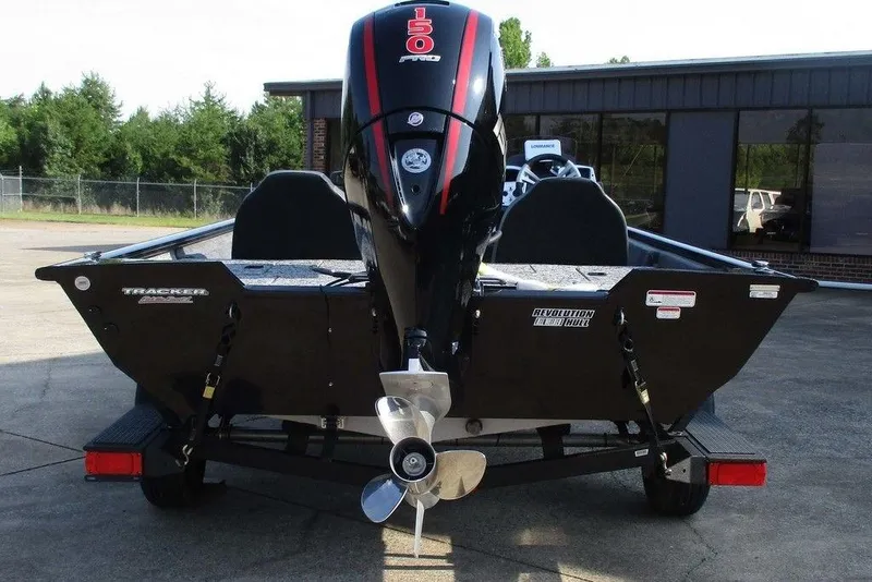 Slide: The Image of 2026 Tracker Pro Team 195 Tournament Edition boat with powerful outboard motor. - 3