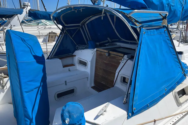Slide: The Image of Cockpit from Starboard - 10