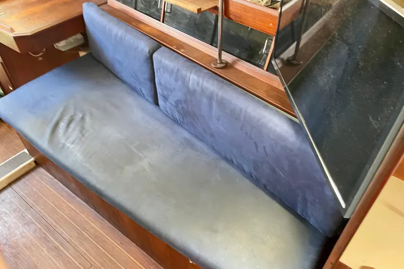 Slide: The Image of Port Settee - 24