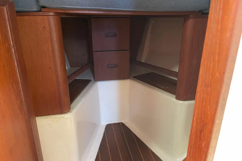 Slide: The Image of Under v-berth storage - 27