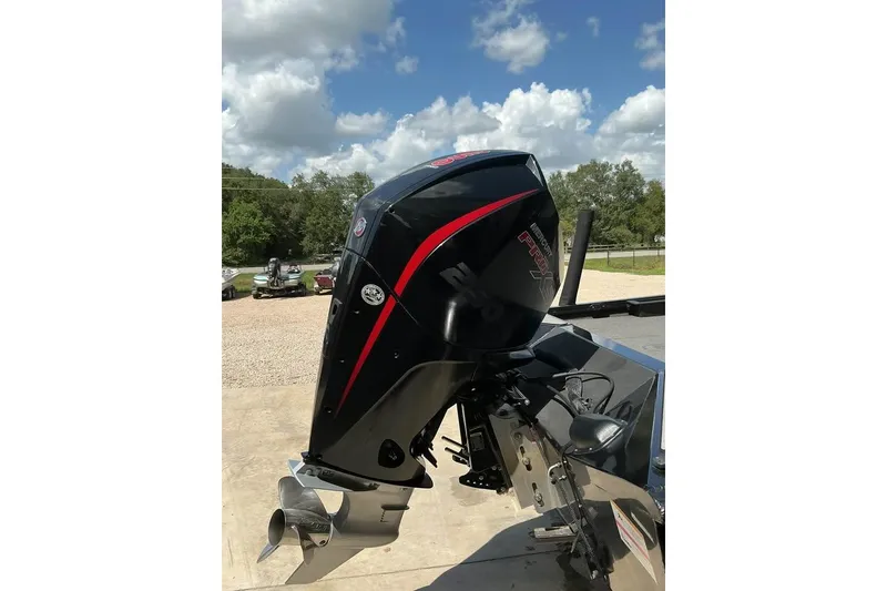 Slide: The Image of 2022 Crestliner MX 21 boat with powerful Mercury Pro XS outboard motor. - 7